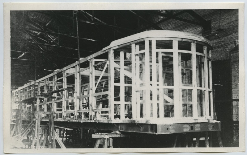 Diisel-elektrimootor vaguni kere suures trammikuuris, umbes 1936. aastal.