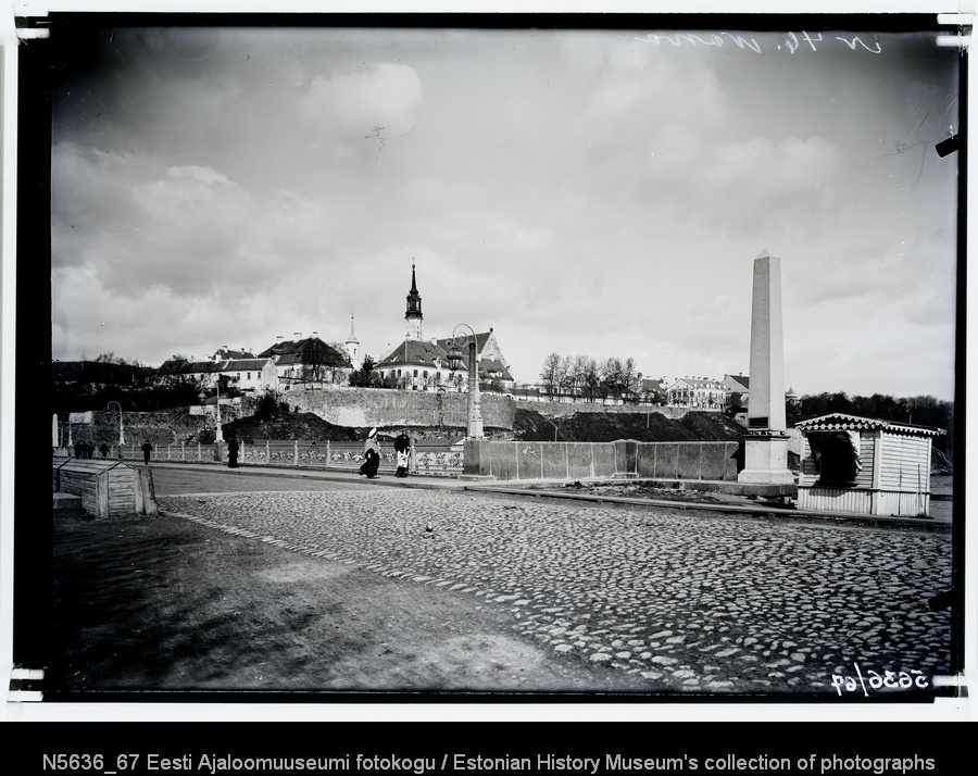 Vaade vanalinnale kagust puusilla ida otsast.