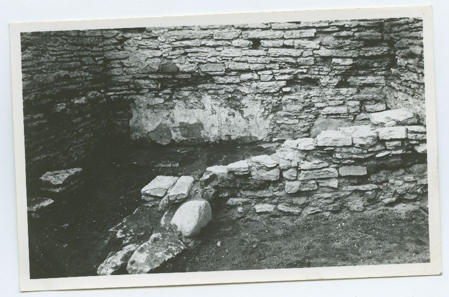 Tallinn, arheoloogilised kaevamised Pirita kloostris, müüridetaile.