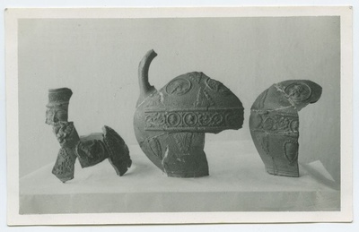 Kolme savinõu osad, Pirita kloostrist.  duplicate photo