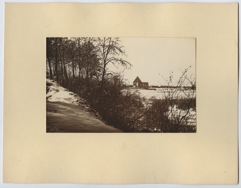 Tallinn, Pirita kloostri varemed ida poolt, Pirita jõe kaldalt, fotovõistlustöö.