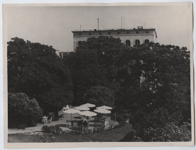 Tallinn, Harjuvärava mägi, kohvik "Tallinn" terrass.
