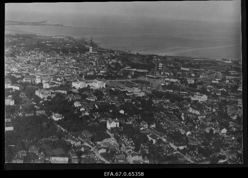 Flight view to the city centre.