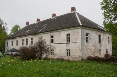 Photo, Kirna manor house in 1990. rephoto