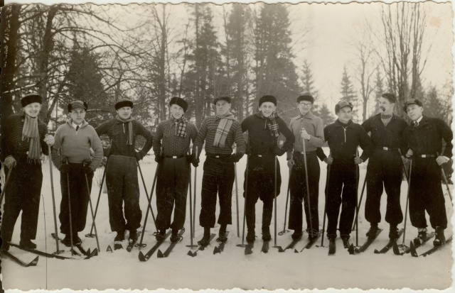 Photo Voltwet Forest School skiers 1936