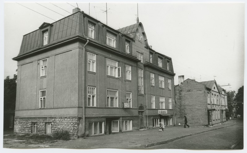 Kolmekordne puuhoone J. Tompi t. 20