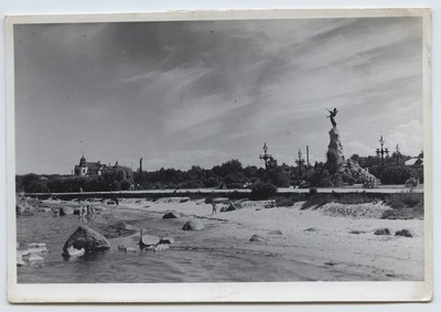 Beach promenade and "Russalka" monument.  duplicate photo
