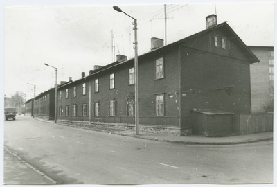 Kahekordsed kasarmutüüpi hooned  duplicate photo