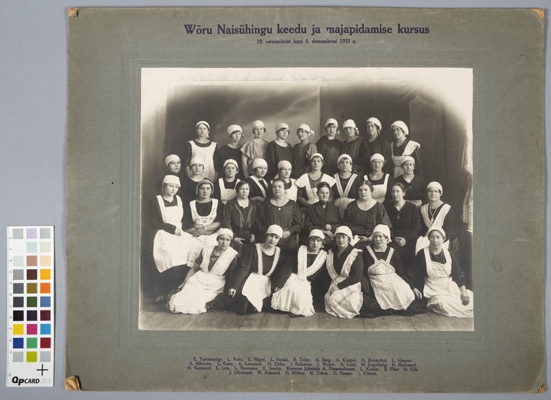 Võru Naisühingu keedu ja majapidamise kursuse grupipilt 1923
