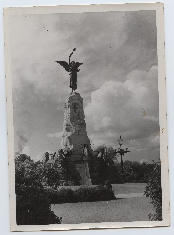 View of the "Russalka" memorial pillar.