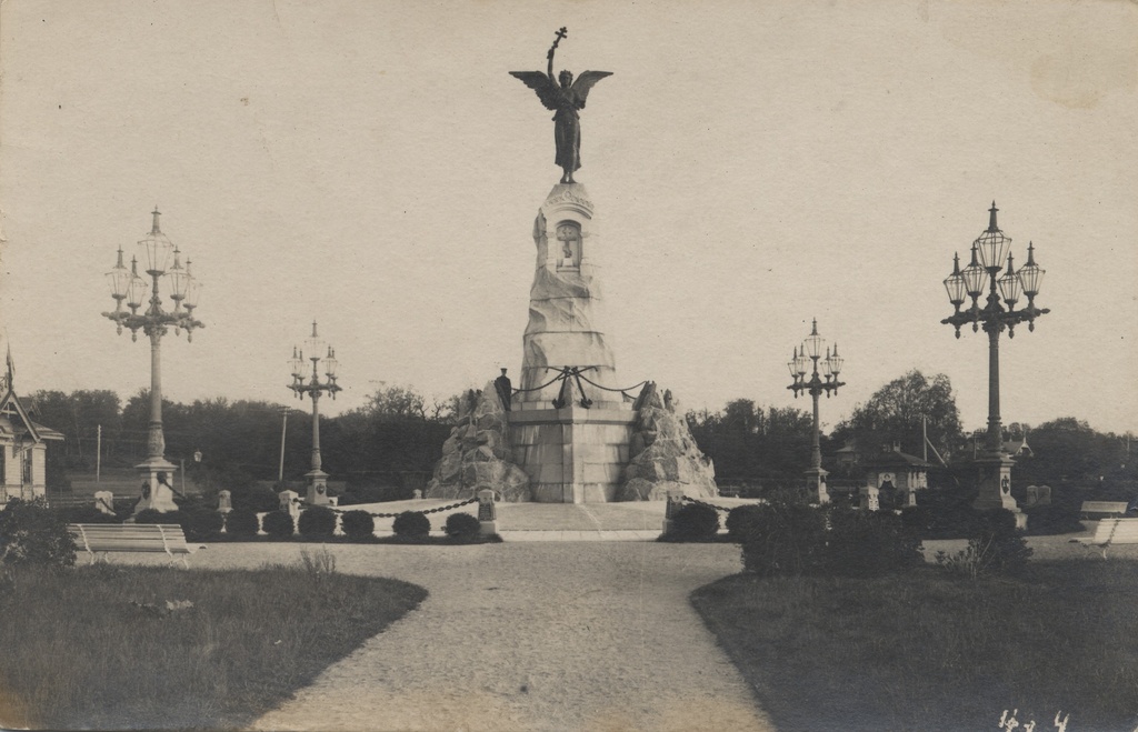 Reval : [Russalka] = Tallinn[n]