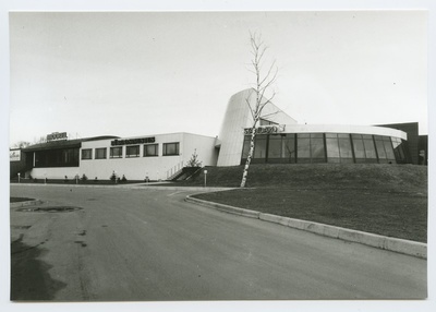 Tallinn. Sõpruse pst. asuv Standardi Mööblikauplus  duplicate photo