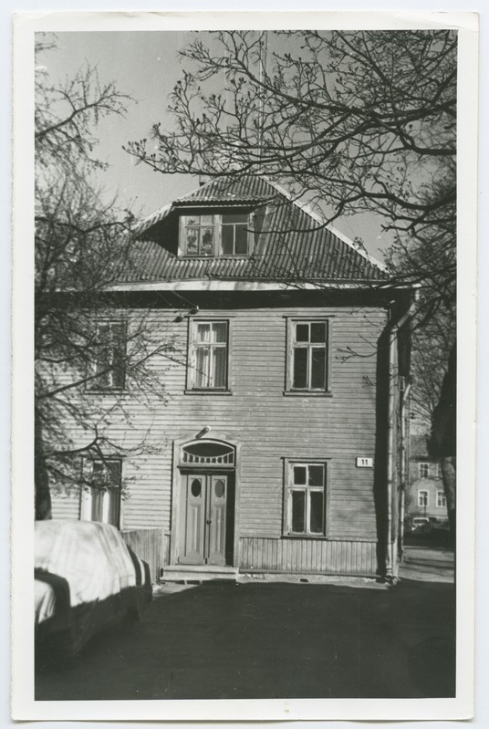 Kahekordne puumaja