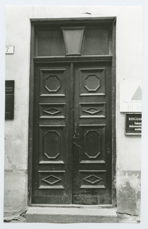 Tallinn. Toom-Kooli tn 7 maja välisuks