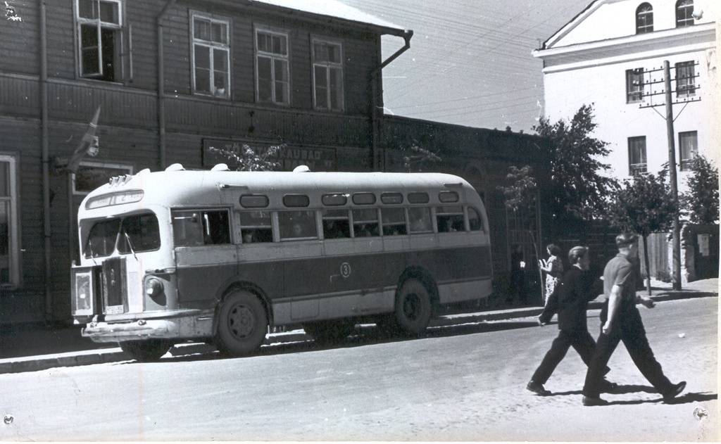 Photo. Võru Car Transport Base No. 3 city-lift bus Gaz 03 - 30, which travelled from 1953 to the city center-Cubia.