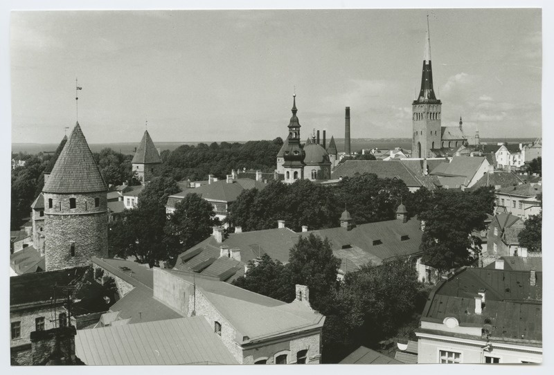 Tallinn. Vaade Toompealt Oleviste kiriku suunas