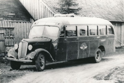 Photo. Bus. Oü "Motor" Reo No. 107 in 1939. Previously Haapsalu belonged to R.Altberg.  duplicate photo