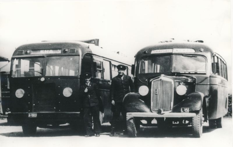 Photo. Bus. Oü "Motor" Scania Vabis no 70, head of Jõelaid and Reo no 107, head of Sammu, 1939.