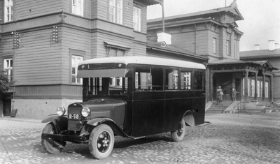 Tartu Railway Station, Omnibus (bus) in front of it. Tartu, 1920-1930.  duplicate photo