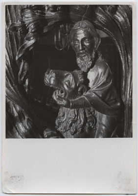 Detail Raekoja toolileenist.  duplicate photo