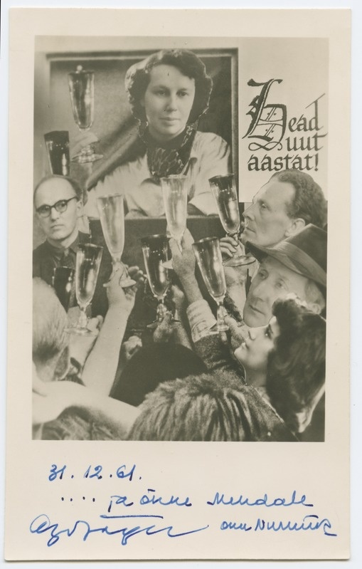 Pühadekaart. Vasakult Leemet Nurmik, Menda Kirsmaa, Ago Jõger, skulptor Herman Halliste