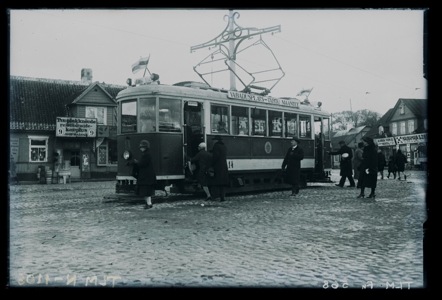 Tram at the corner of Russian market and Tartu highway.