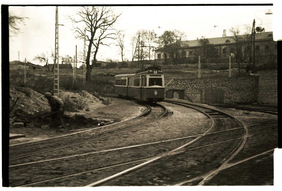 Tartu mnt. Coming tram