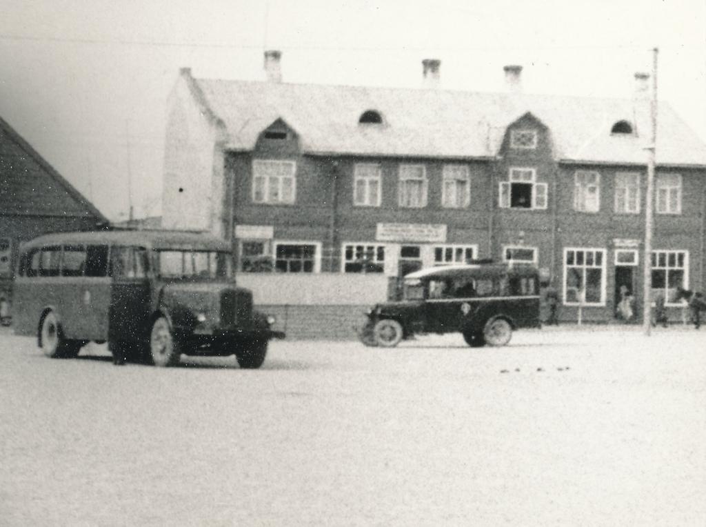 Photo.  Bus "Magirus" Võrus Winning Square in the 1950s.