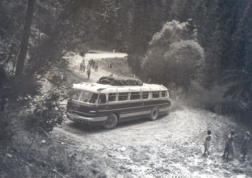 Photo. Võru Road Transport Base No. 3 bus "Ikarus" in Carpathians in 1955.