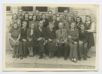 VI töölisnoorte keskkooli õpilased ja õpetajad.  duplicate photo