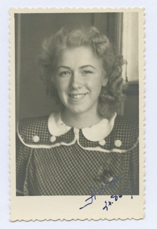 Portree. Helga Lepmann (,,Lepu''). Ateljeefoto.