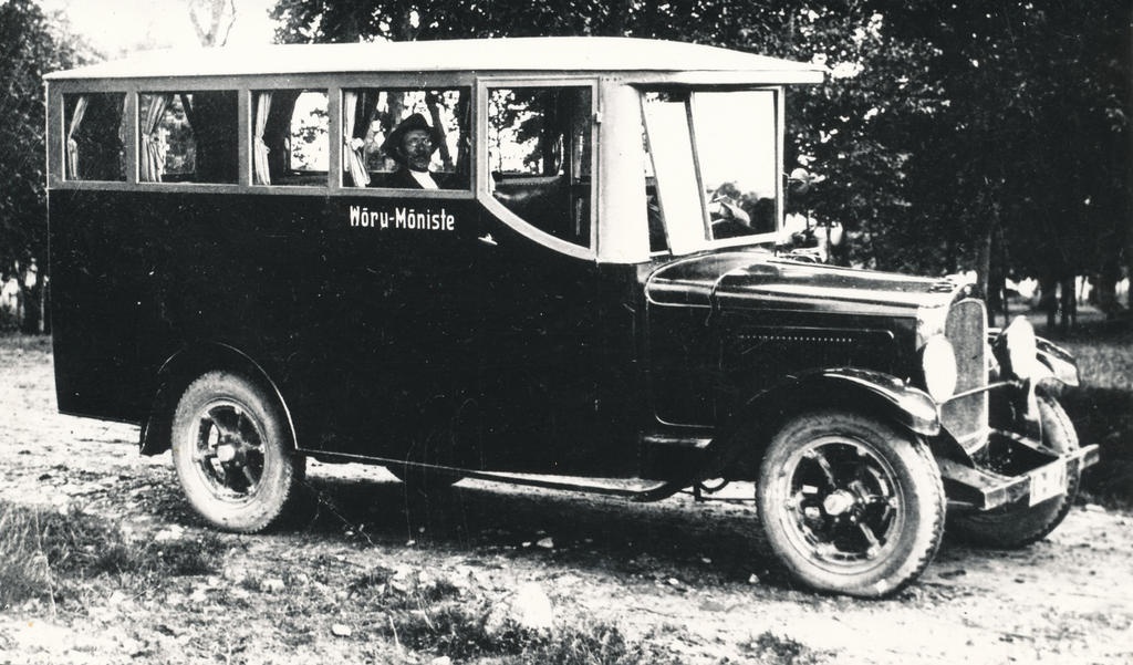 Photo (negative) Jaan Tulff bus Whippet Võru on some line from 1930 to 1931.