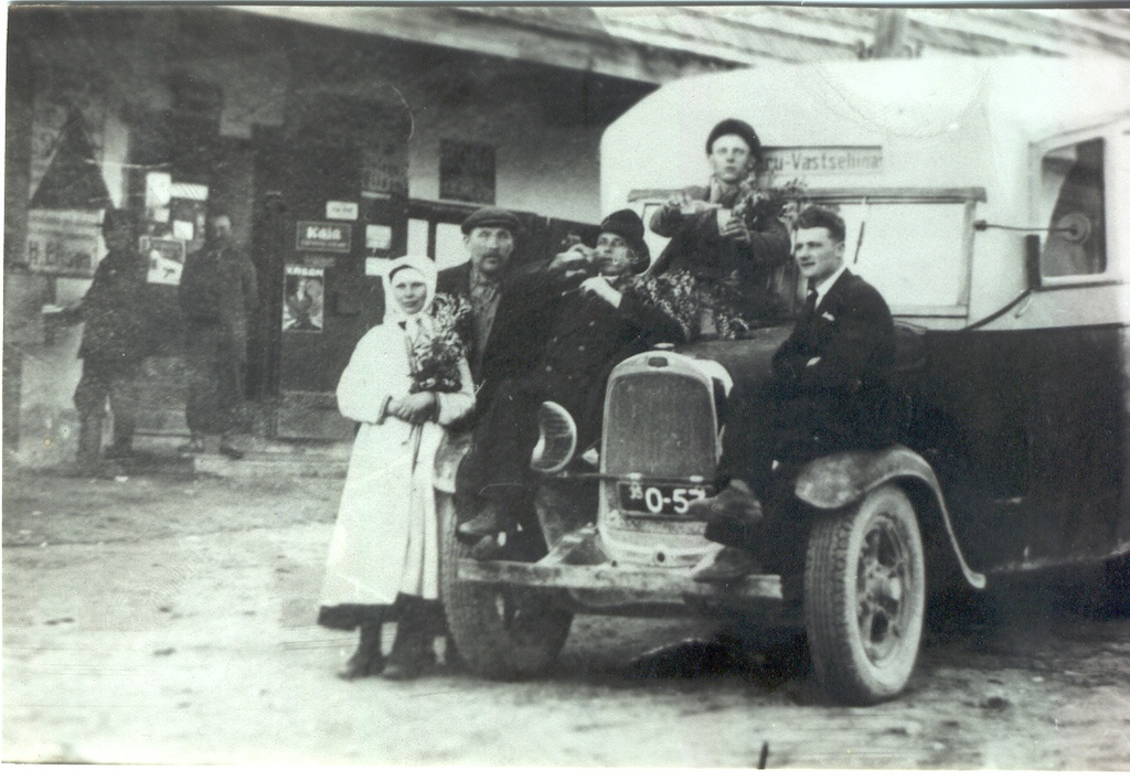 Photo (negative)Autobus Willys 0-57, drove on Võru - Vastseliina line