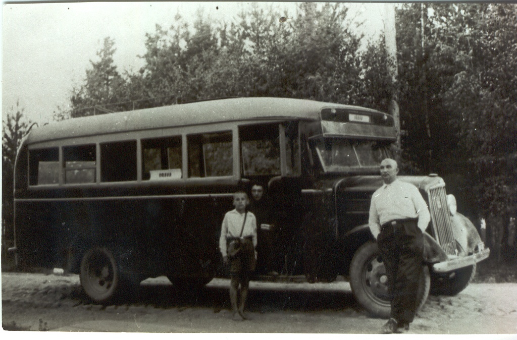 Photo (negative) Autobus "Reo Stup Wagon" on Orava -Värska line in 1939.