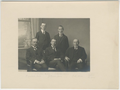 Ametnike grupipilt (rahvusvaheline). Dr E. Stein (Berliin), J. Mülber (Tallinn), H. Lindholm (Rootsi), J. Harvia (Soome), E. Li (Norra)  duplicate photo