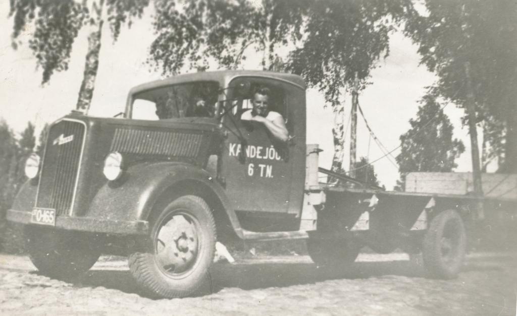 Photo (negative) Theodor Koch truck Opel Blitz 0-165. 1937 Võrus on Vaksali Street.Johannes Zilmer on the Role
