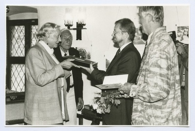 Ch. Borchardti albumi üleandmine Saksa saatkonna poolt Raevanglas  duplicate photo