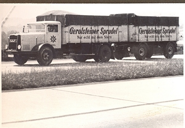 Photo Autotransport on German roads, man with truck trailer