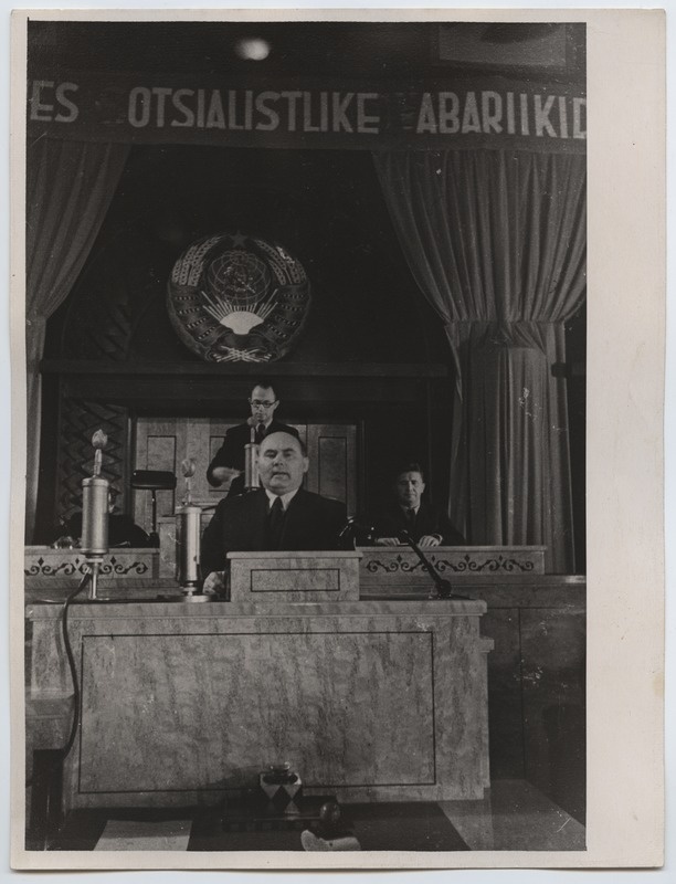 Johannes Vares kõnetoolis, 1940. aasta juulis.