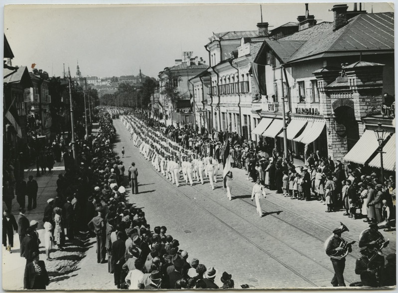 II Eesti Mängude rongkäik Tallinnas, Narva maanteel