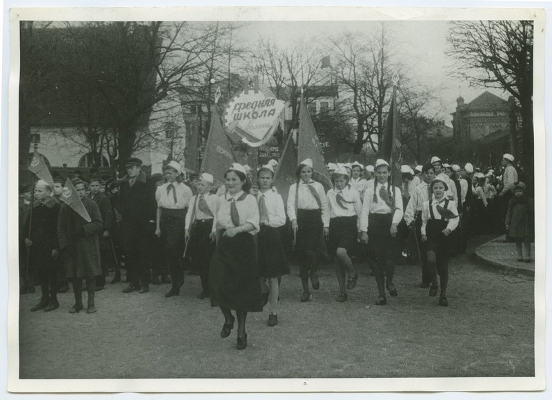 1. mai 1941, Tallinna 14. Keskkooli pioneerid demonstratsioonil