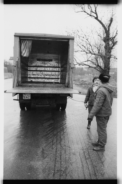 Border control in Ivangorod; search for trucks