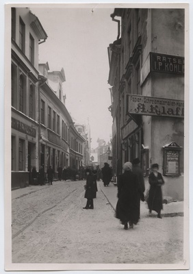 Tallinn, Harju ja Niguliste tänava nurk.  similar photo