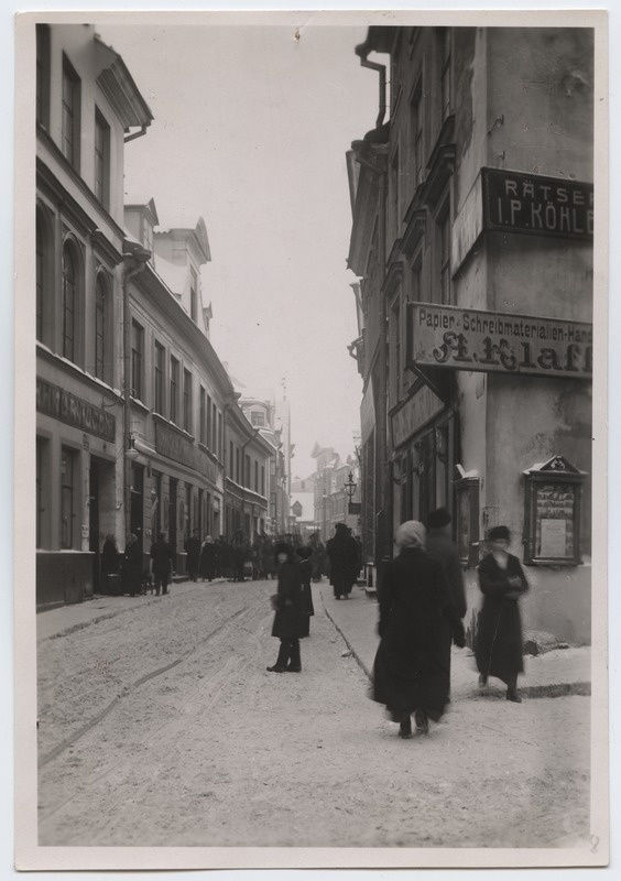 Tallinn, Harju ja Niguliste tänava nurk.