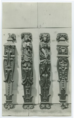 Neli koori rinnatise kaunistusliistu, puunikerdus, Justitia, naisfiguur, 2 ornamentaalset, Pühavaimu kirikus.  duplicate photo