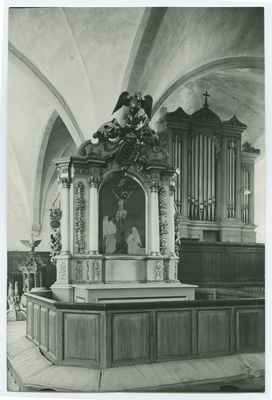 Altar ja orel, Rootsi Mihkli kirikus.  duplicate photo