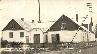 Cleaner weeds, 1937.  duplicate photo