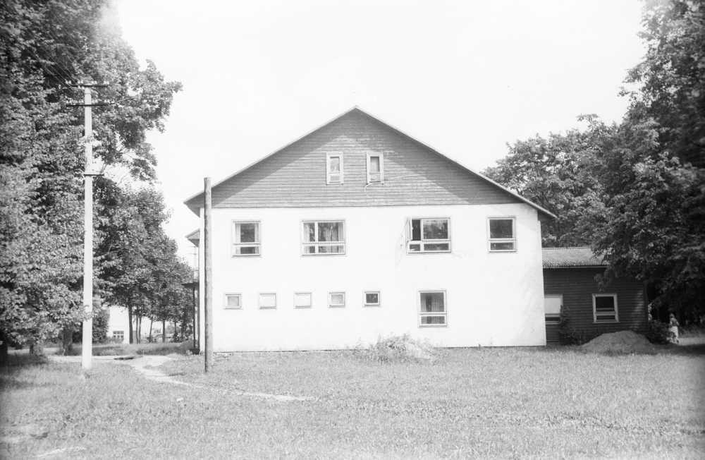 Cleaner comrade (built in 1905), right end.