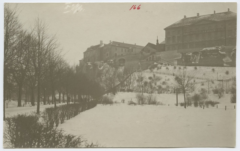 Vaade vallikraavile ja Toompeale