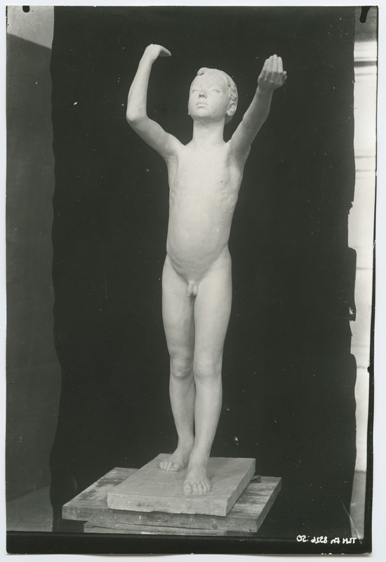J. Koort "Poisikese figuur", umbes 1920. aastast.